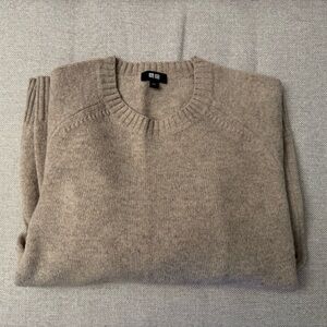 Uniqlo beige lambswool sweater (Small)